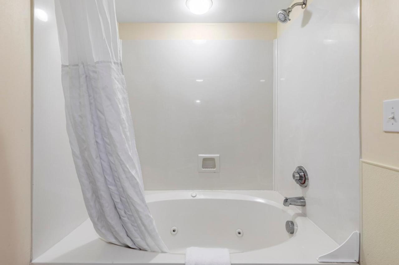 Ocean View Bahama Sands Stunning Resort Миртъл Бийч Екстериор снимка